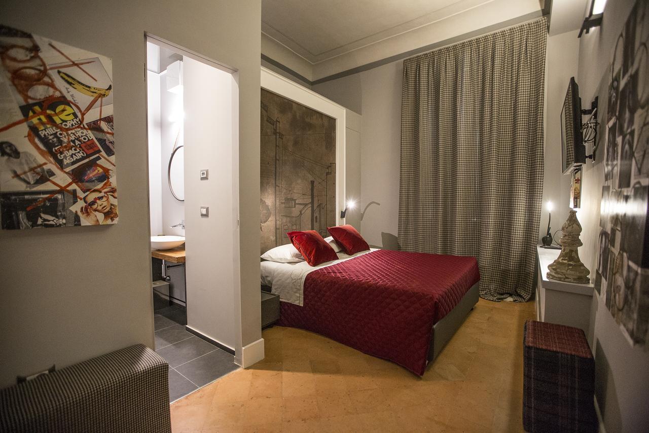 Deluxe Room,639364839:JPEG
